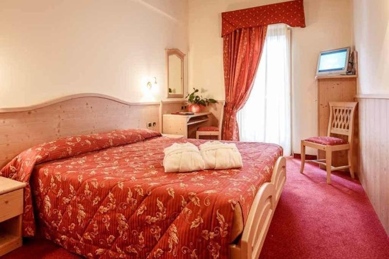 Beverly Alps Hotel & Spa Pinzolo Extérieur photo