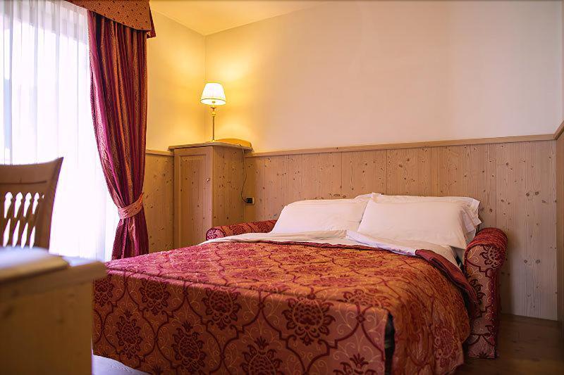 Beverly Alps Hotel & Spa Pinzolo Extérieur photo