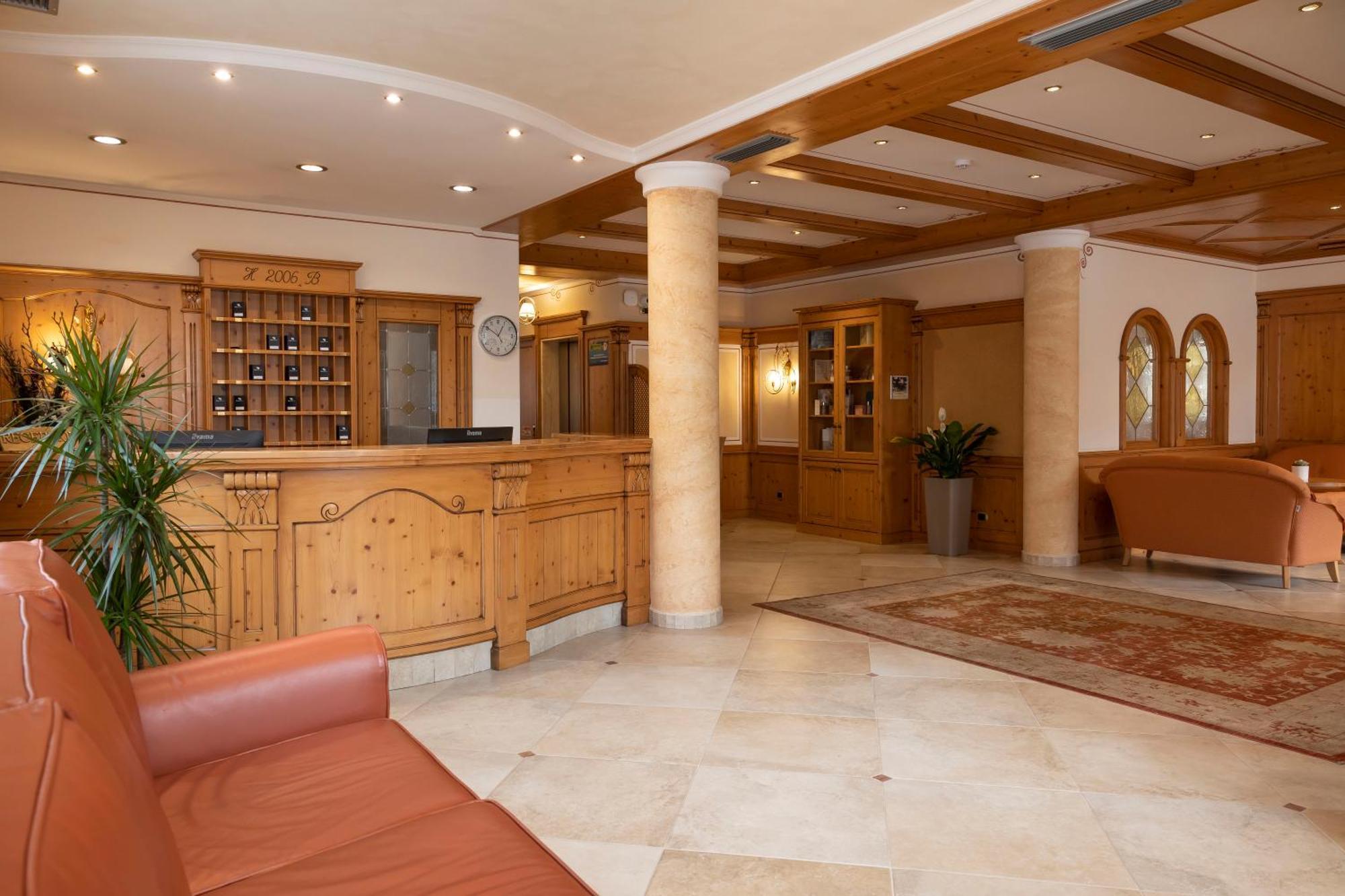 Beverly Alps Hotel & Spa Pinzolo Extérieur photo