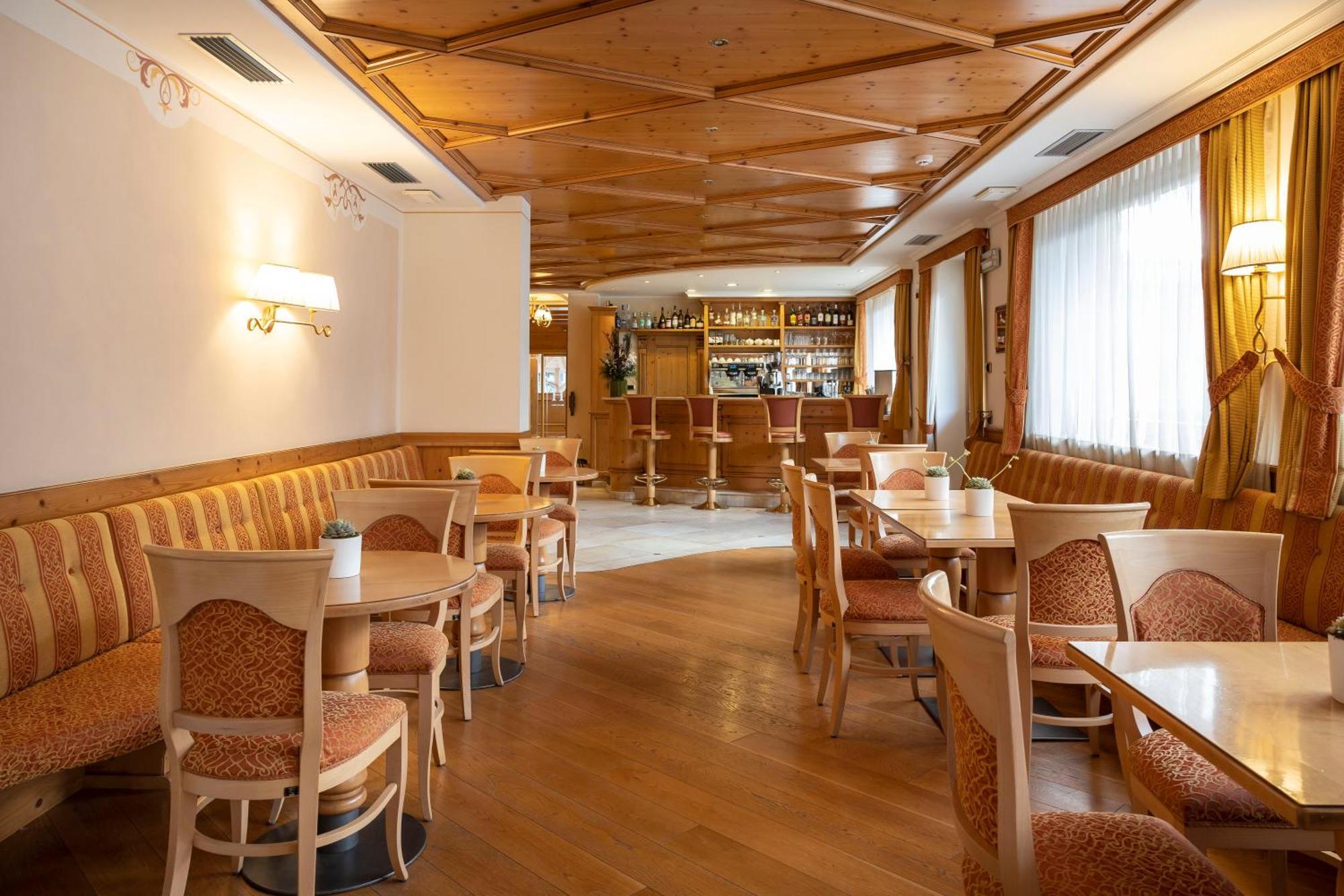 Beverly Alps Hotel & Spa Pinzolo Extérieur photo