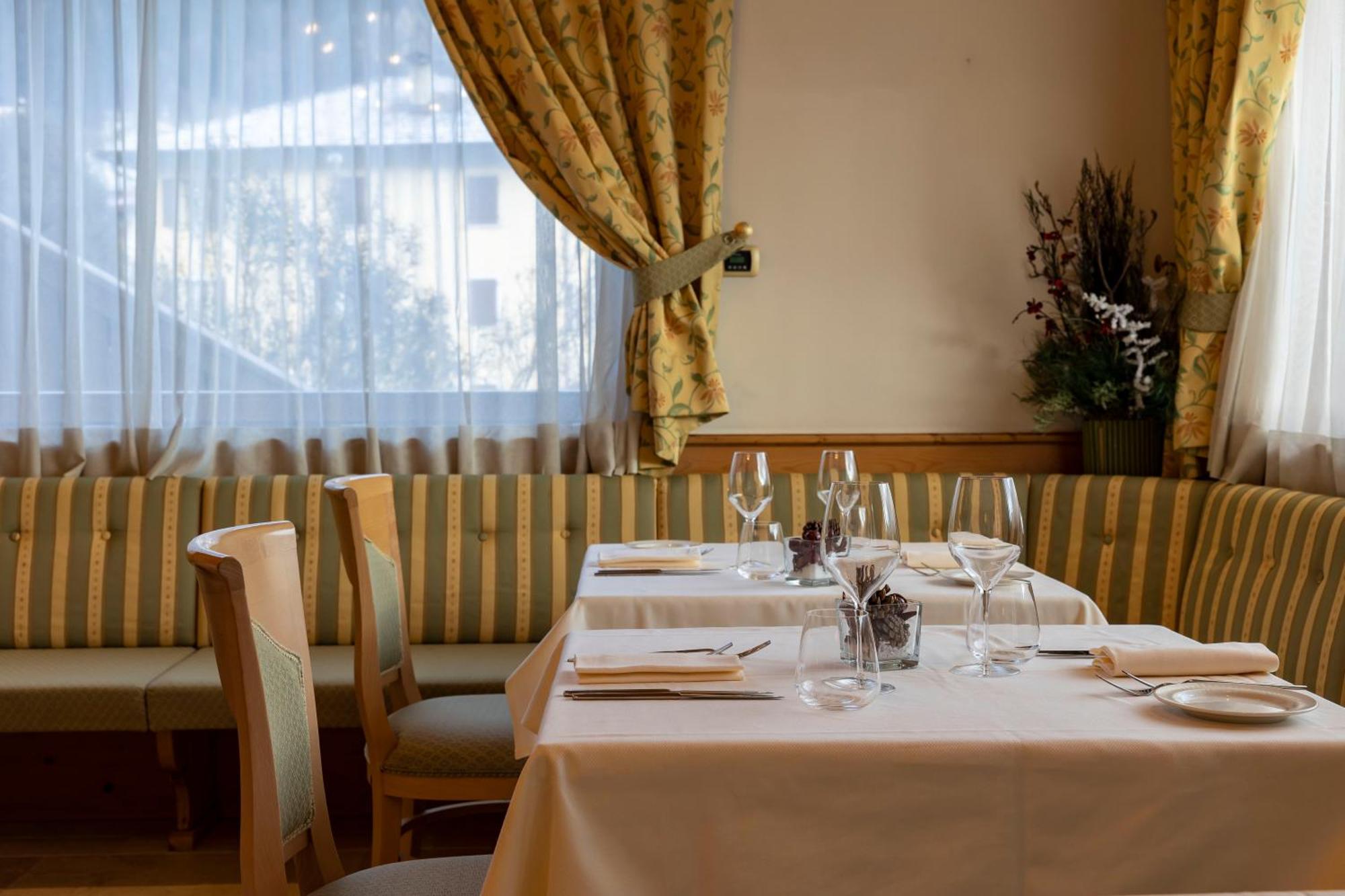 Beverly Alps Hotel & Spa Pinzolo Extérieur photo