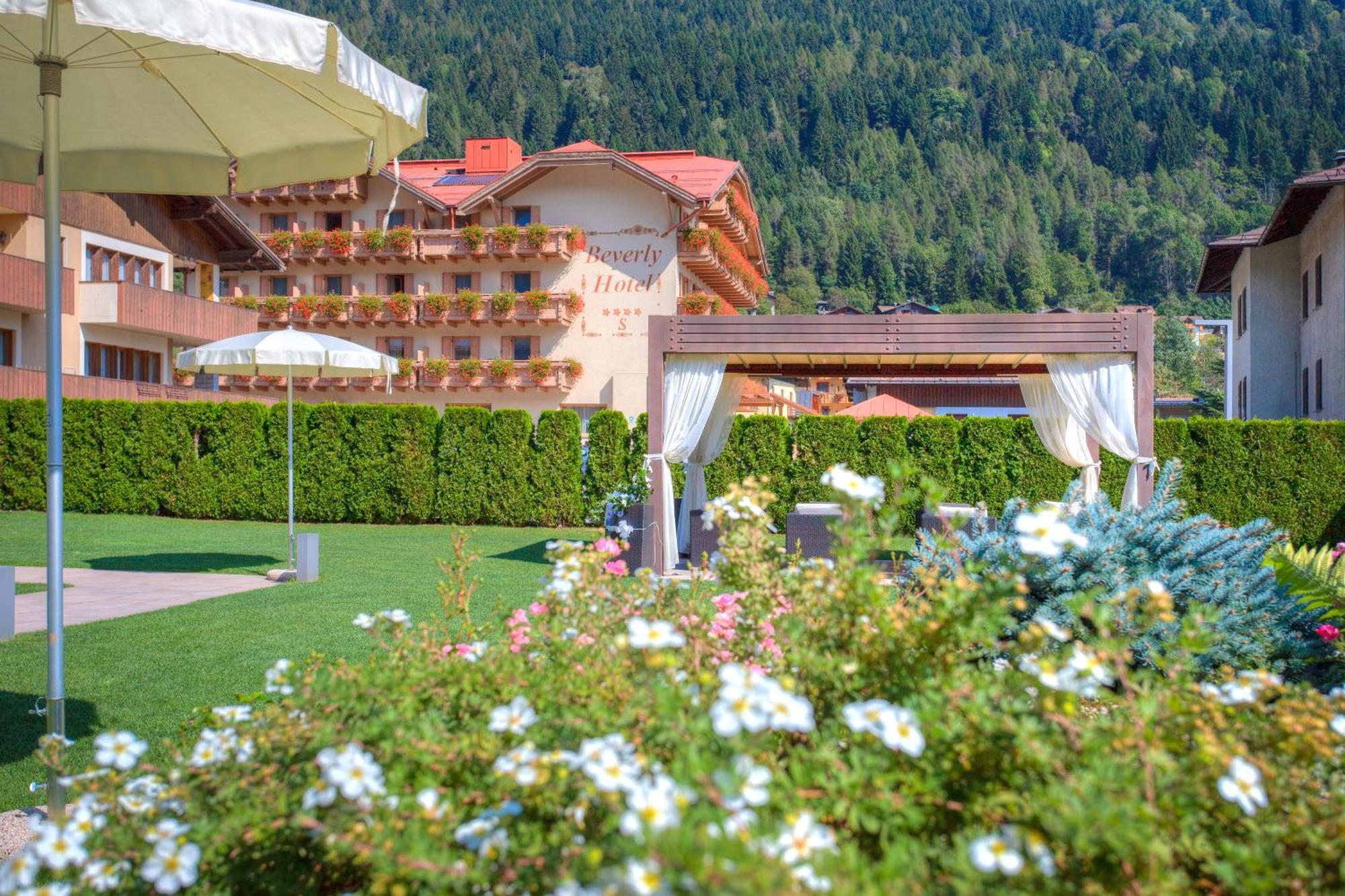 Beverly Alps Hotel & Spa Pinzolo Extérieur photo