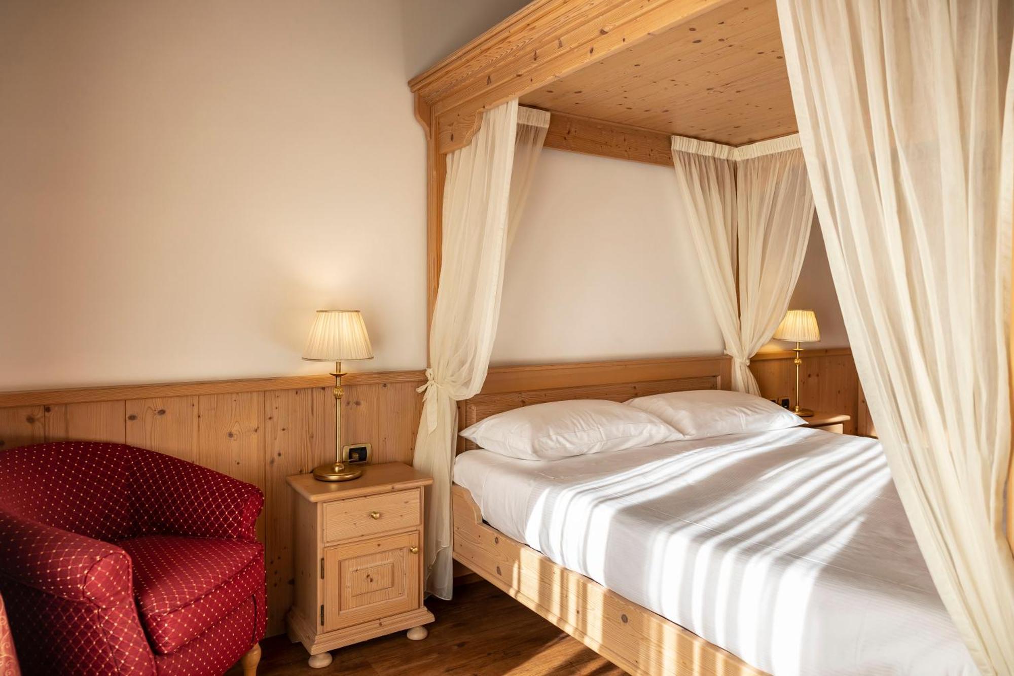 Beverly Alps Hotel & Spa Pinzolo Extérieur photo