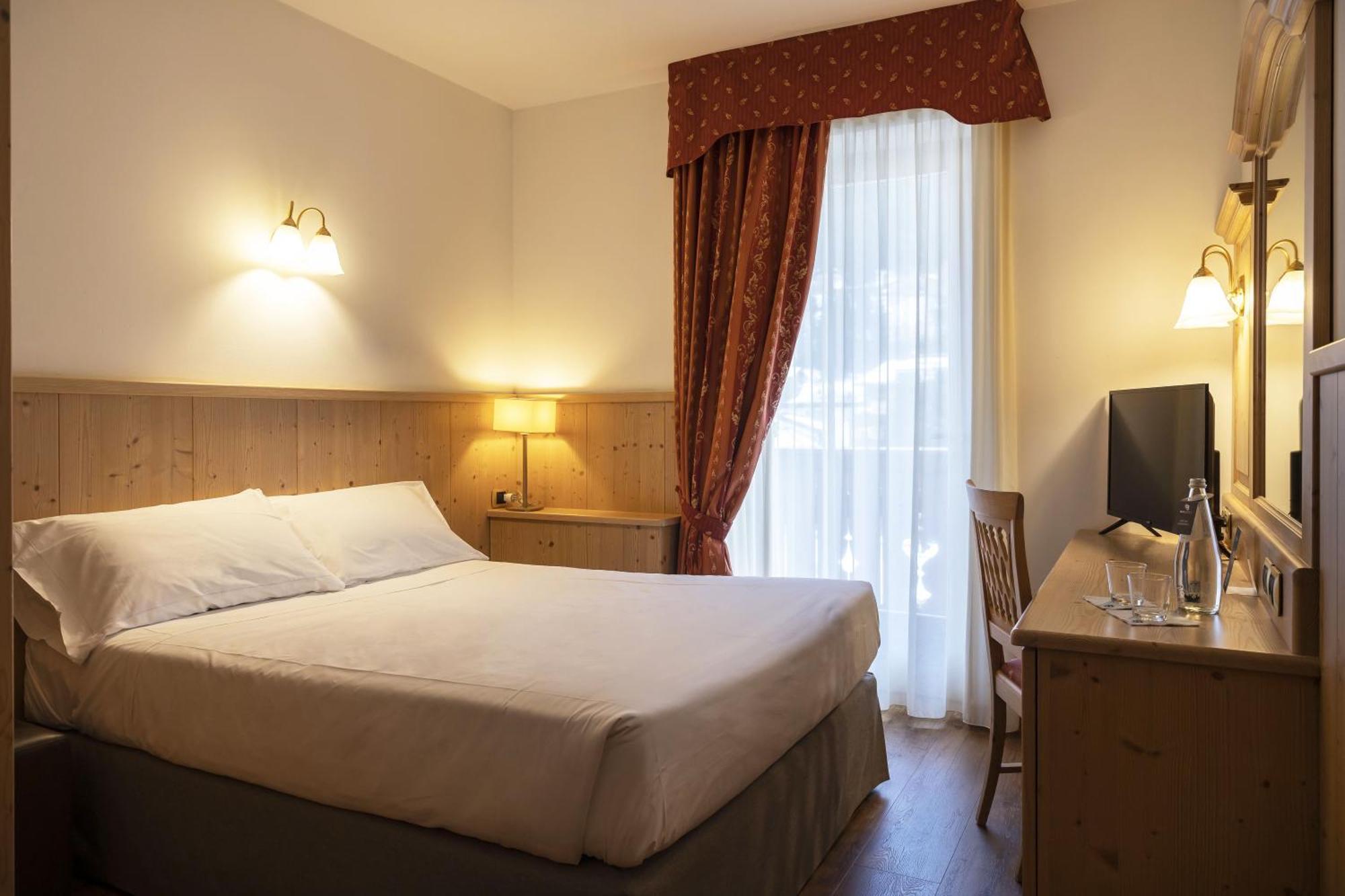 Beverly Alps Hotel & Spa Pinzolo Chambre photo