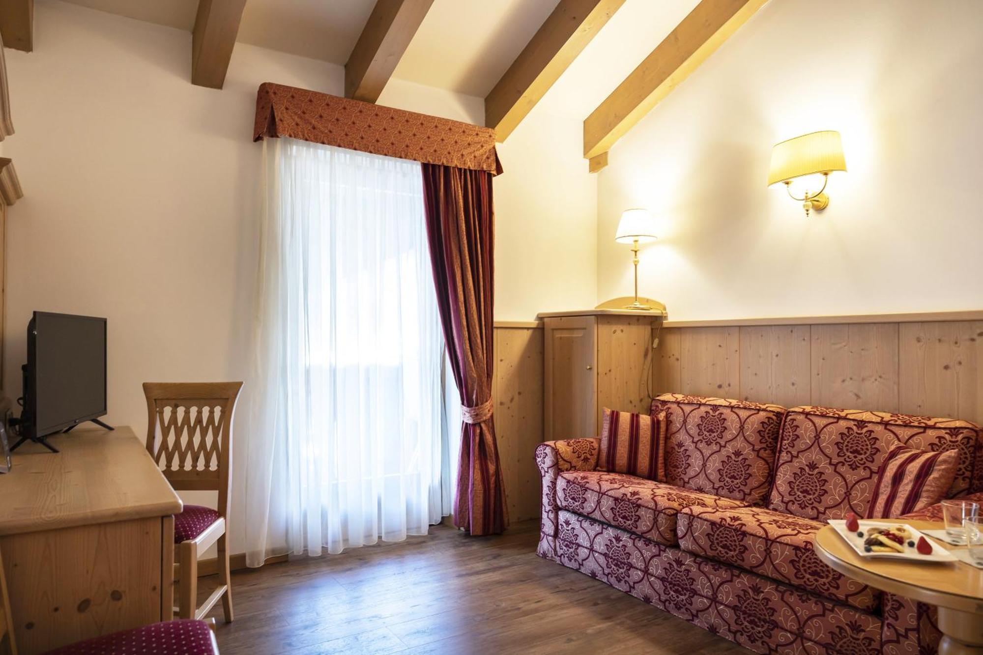 Beverly Alps Hotel & Spa Pinzolo Extérieur photo