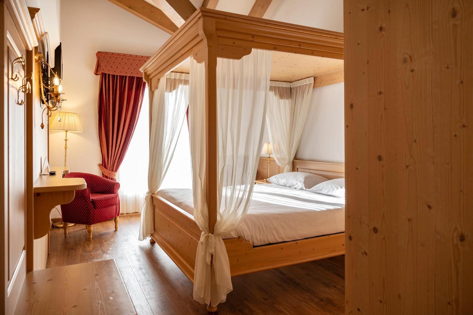 Beverly Alps Hotel & Spa Pinzolo Extérieur photo