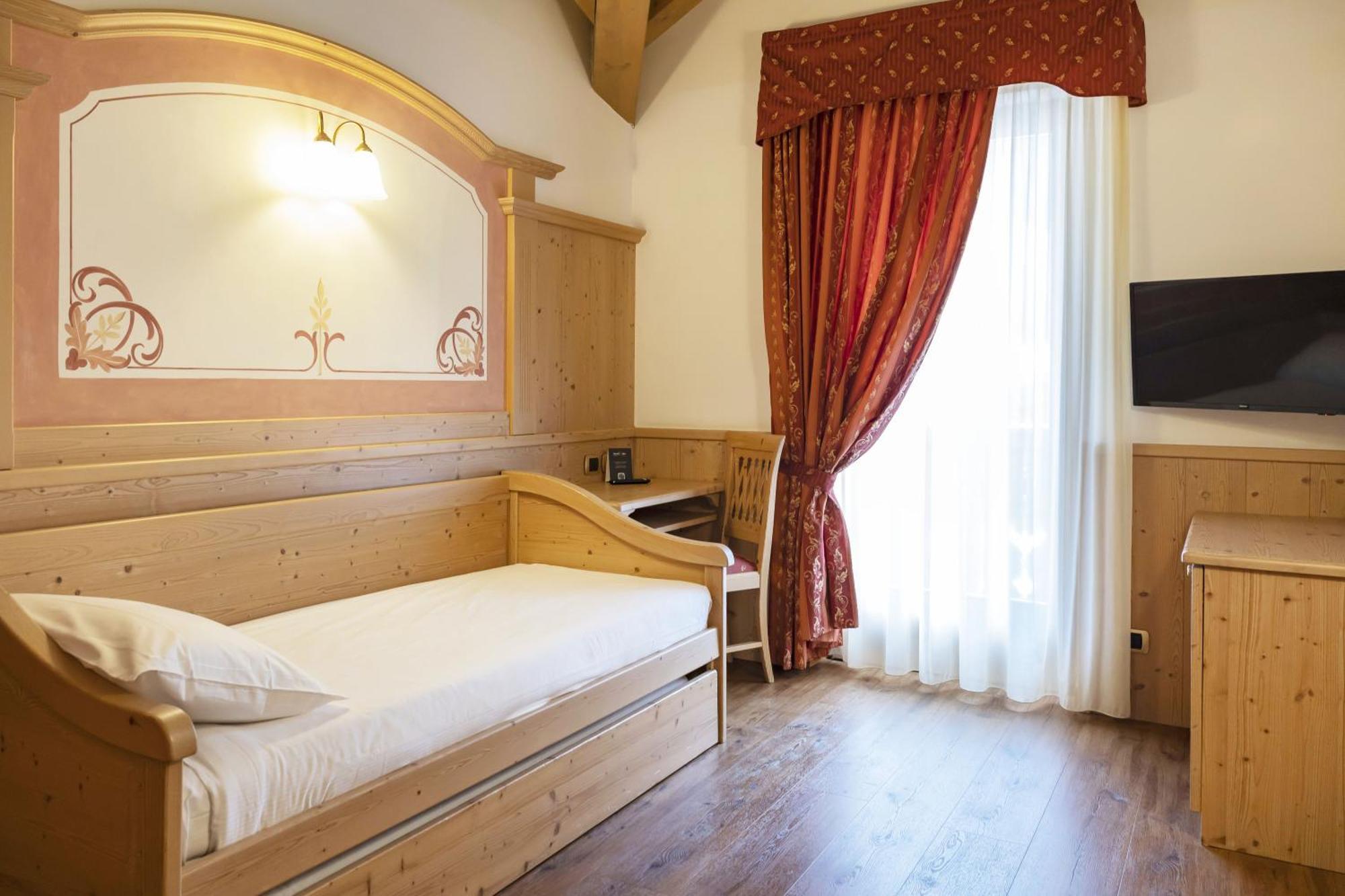 Beverly Alps Hotel & Spa Pinzolo Chambre photo