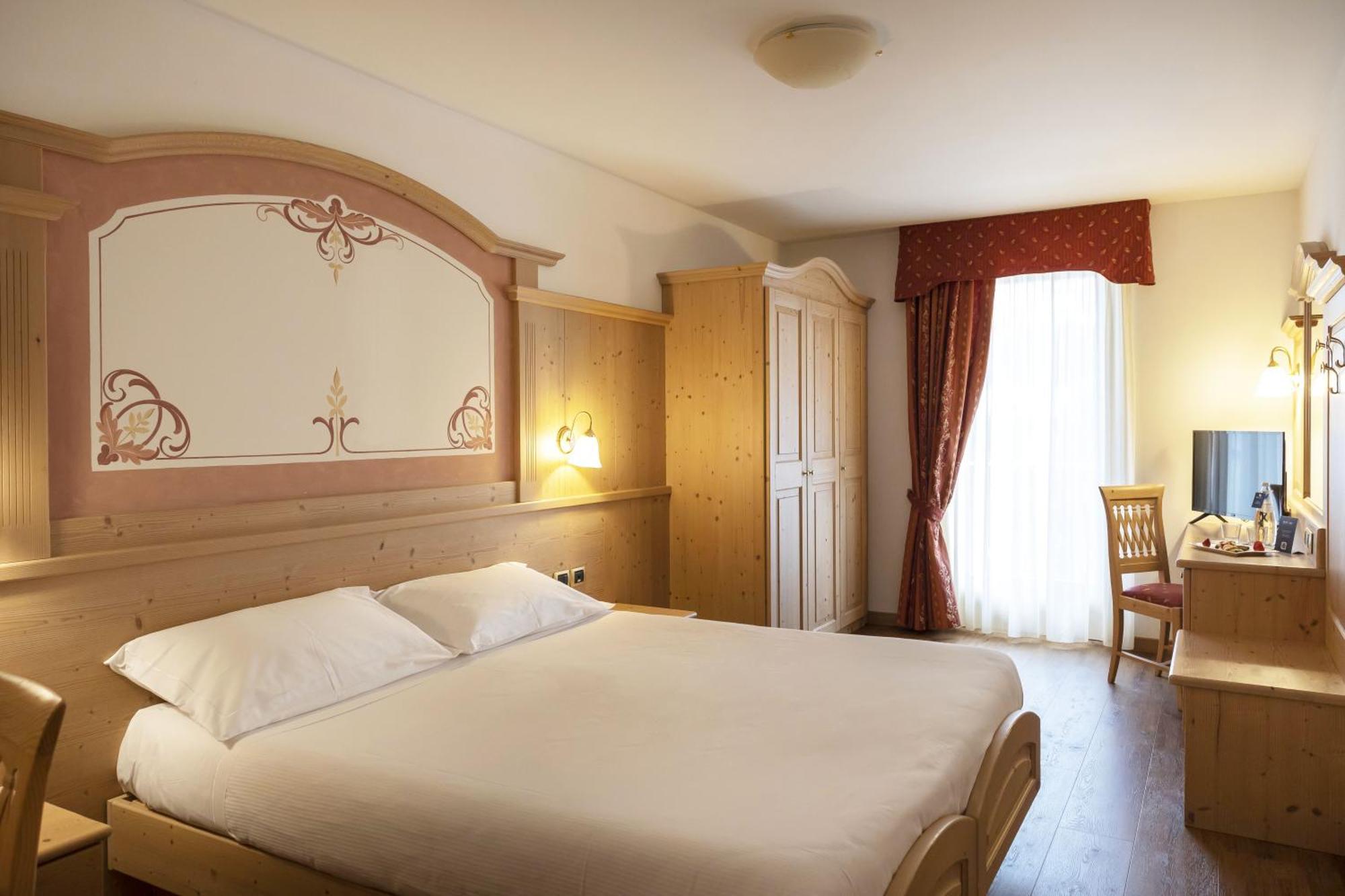 Beverly Alps Hotel & Spa Pinzolo Extérieur photo