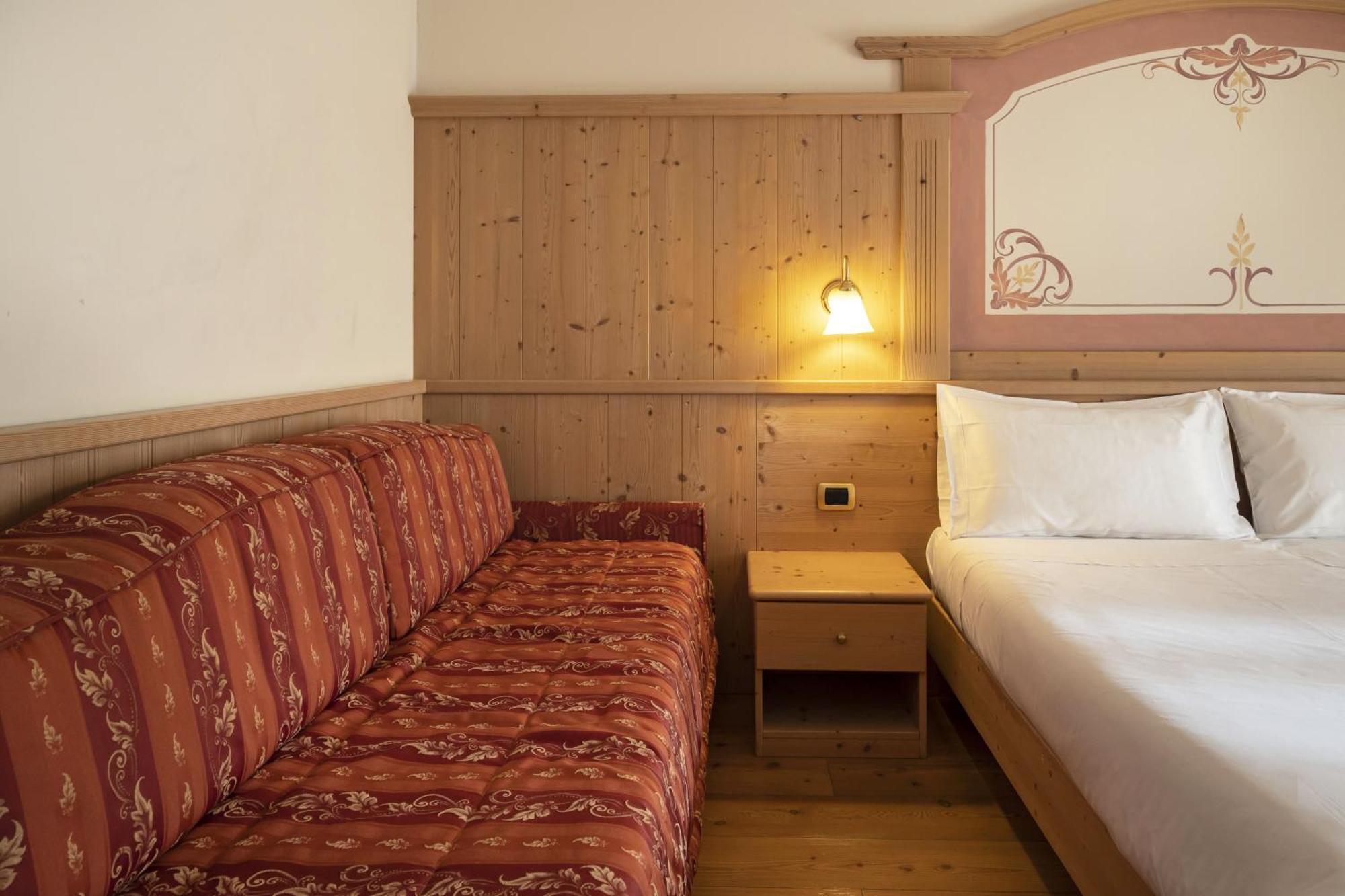 Beverly Alps Hotel & Spa Pinzolo Chambre photo